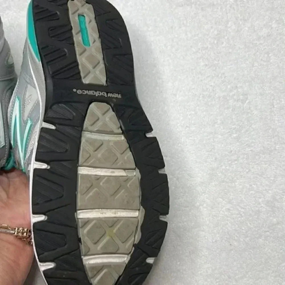 New Balance women athletic shoes size 10 - Picture 6 of 7